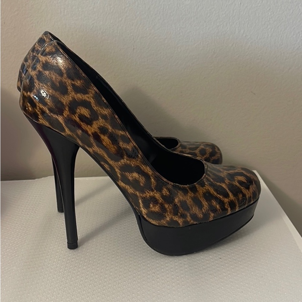 Womens heels size 8